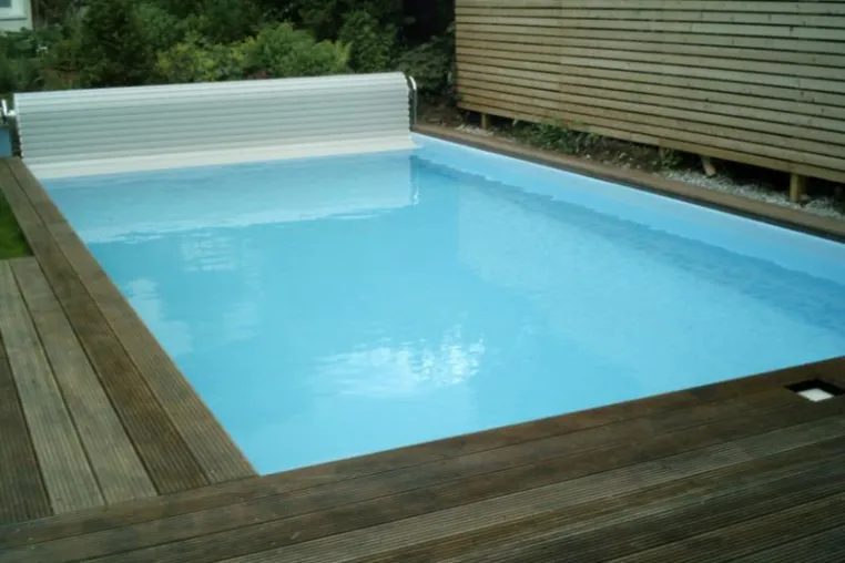 Bild: Wasserverfärbung im Pool und Schwimmbad, welche Lösung?