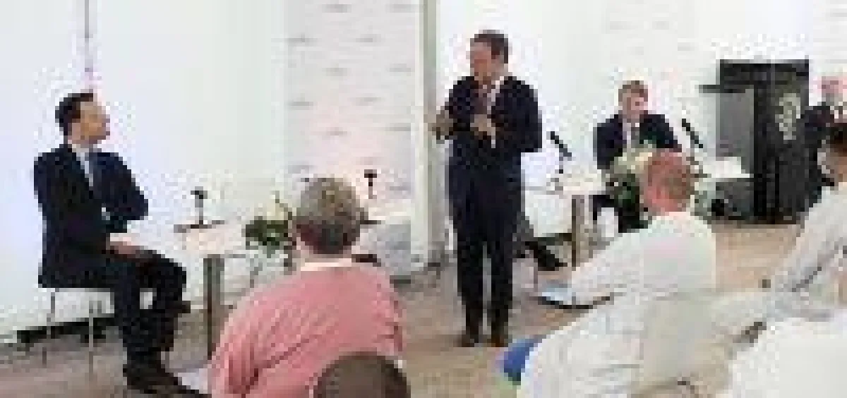 Ministerpräsident Armin Laschet und Bundesgesundheitsminister Jens Spahn, Lungenklinik Bethanien, TAC V+ im Einsatz.