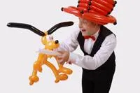 Bild: Der Ballonkünstler und Weltrekordhalter im Ballonmodellieren mit neuer Internetpräsenz