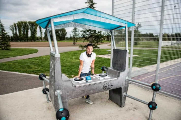 Bild: Deutschlandpremiere – DJ Pult 'Fono' (Gewinner des red dot award) im rock’n’popmuseum