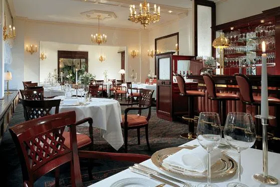 Bild: Hohe Schule: Geburtstagsmenü im legendären        \"Kempinski Grill\"