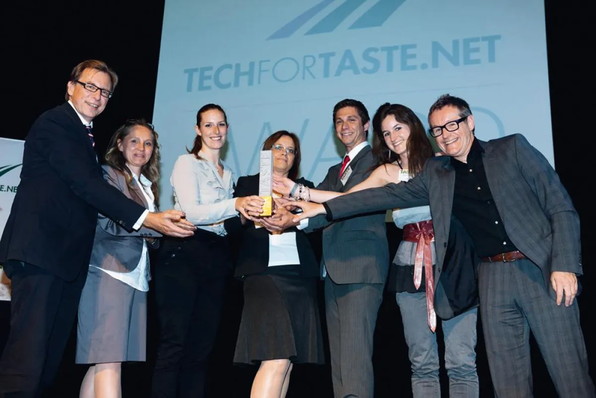 LR Christian Buchmann, Eva Jeindl-Gombocz (TfT), Team Infood (Alina Hödl, Grit Essinger, Martin Papik, Eva Fischer, GF Jörg Moser)