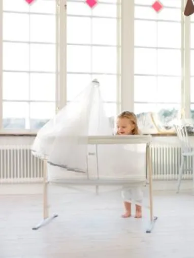 Bild: BabyBjörn Babykörbchen Harmony gewinnt red dot design award 2010 - Zeitloses Design für kleine Träumer
