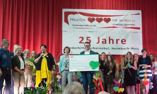 Bild: L&R spendet im Jubiläumsjahr für die Kinderhilfe Tschernobyl