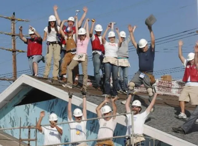 Teambuilding mal anders mit Habitat for Humanity Deutschland Bild: Teambuilding mal anders mit Habitat for Humanity Deutschland