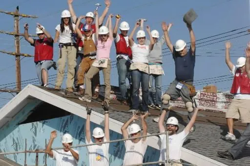 Teambuilding mal anders mit Habitat for Humanity Deutschland Bild: Teambuilding mal anders mit Habitat for Humanity Deutschland