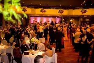 Bild: Baden-Baden: Grand Prix Ball am 03.09.2011 mit Stargast Gloria Gaynor, Mod. Sky u. Mirja du Mont