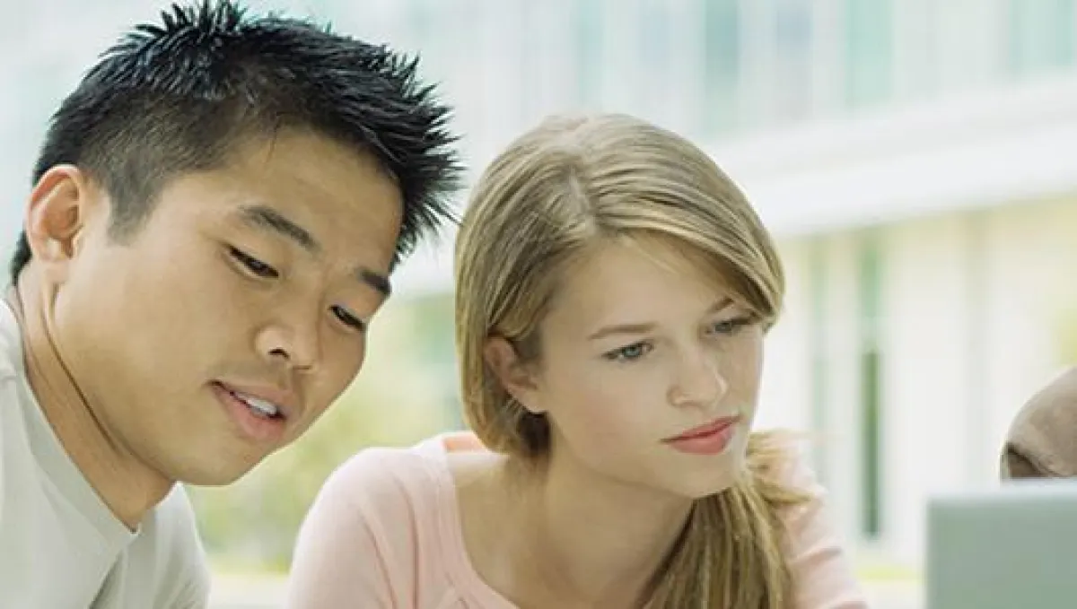 Beide Beziehungspartner haben unterschiedliche Vorgeschichten bis sie sich treffen.