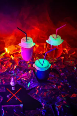 Ko Stop innovative Produktlinie: Leuchtende Getränkeschutzabdeckungen gegen K.o-Tropfen Bild: Ko Stop innovative Produktlinie: Leuchtende Getränkeschutzabdeckungen gegen K.o-Tropfen