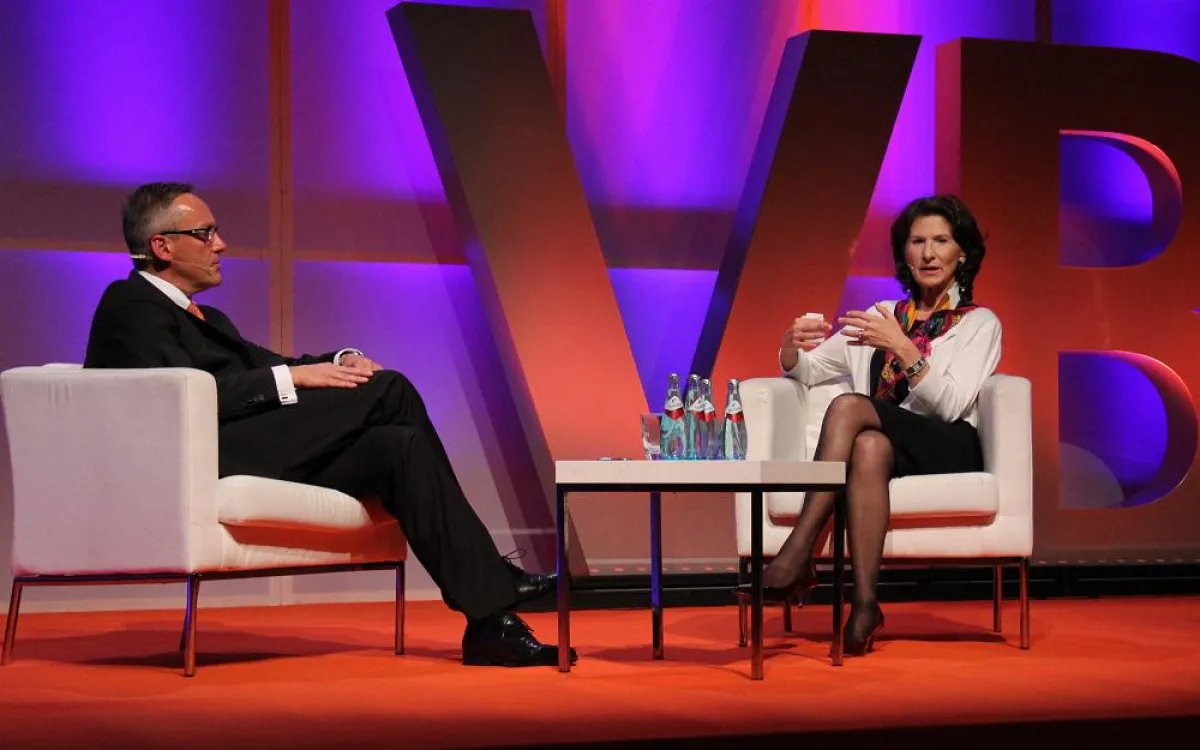 Dr. Antonia Rados im Gespräch mit Volksbankvorstand Dr. Peter Hanker