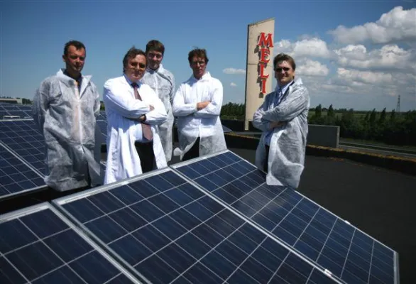 Bild: Goldfarben wie die Sonne - Planung und Lieferung der PV-Anlage bei Belgiens größtem Honigproduzenten Meli