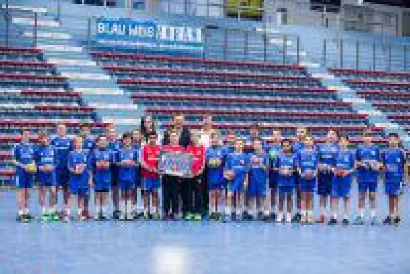 Bild: Bestens gekleidet in die Saison