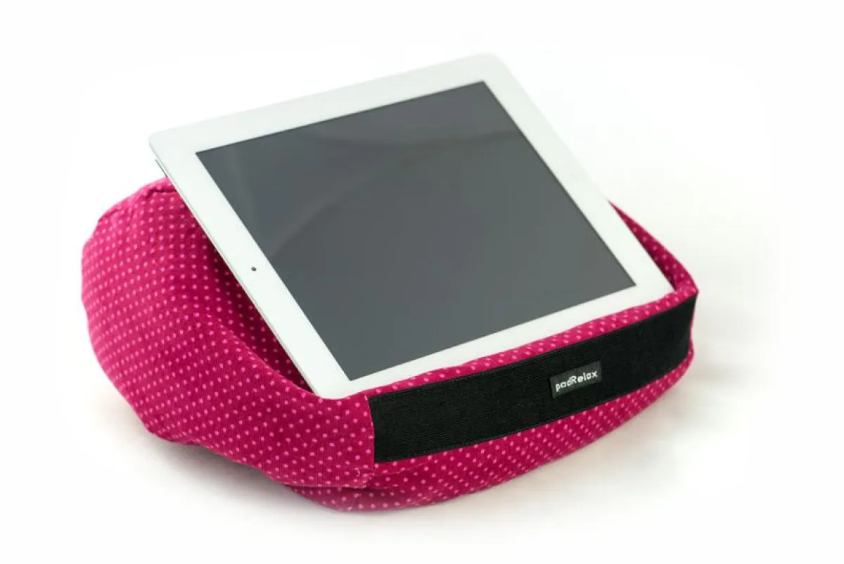 PadRelax iPad Halterung in Fuchsia Punkte.