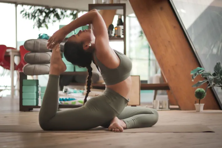 Jetzt raus aus dem Fitnessvertrag. Zuhause trainiert es sich entspannter! Bild: Jetzt raus aus dem Fitnessvertrag. Zuhause trainiert es sich entspannter!