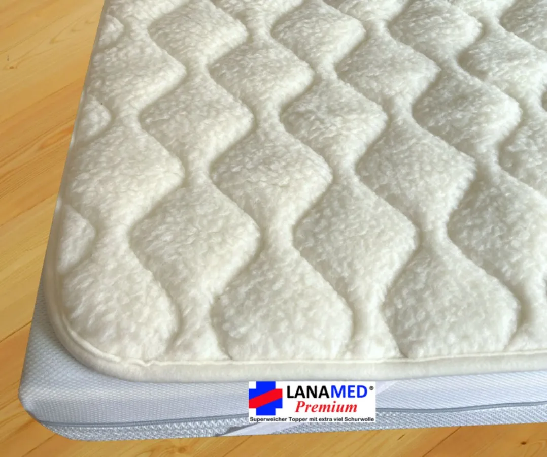 LANAMED Premium. Schurwoll Matratzenauflage mit extra viel Wolle. (© www.Lanamed.de)