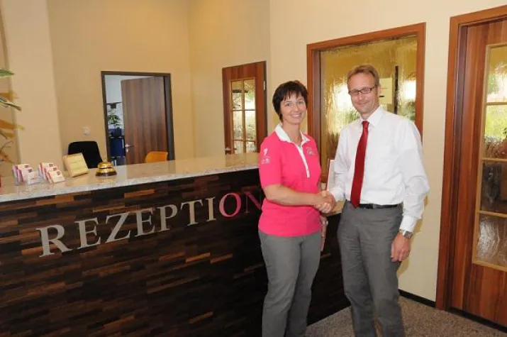 Bild: "Wegweisende Altersbetreuung" - Ulrike Müller besucht Altersresidenz Albaretto in Augsburg