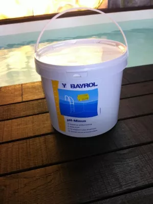 Wasserdesinfektion im Pool und Schwimmbad für mehr Badevergnügen Bild: Wasserdesinfektion im Pool und Schwimmbad für mehr Badevergnügen