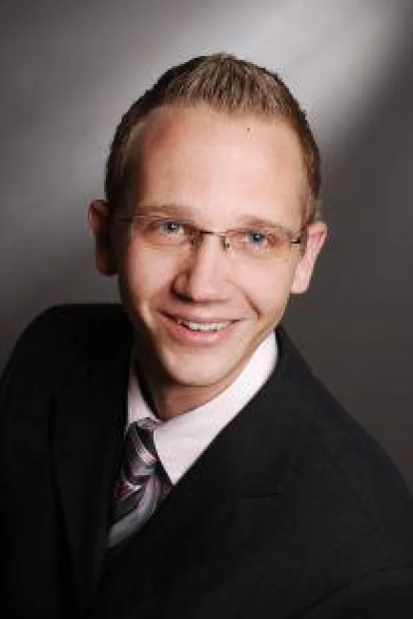 Herr Grell freut sich auf seine neue Aufgaben bei DEKOM.