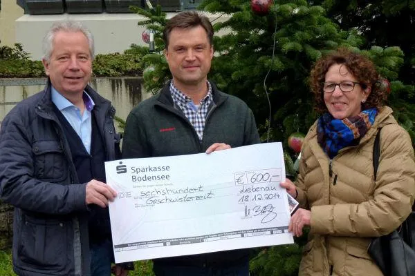 Bild: Locher Malerbetrieb spendet 600 Euro für die Geschwisterzeit
