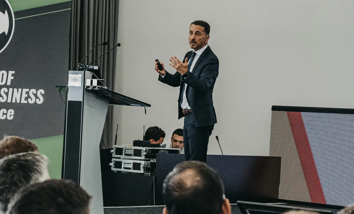 Georg Pangl bei der von FBIN veranstalteten FUTURE OF FOOTBALL BUSINESS Conference 2019. (© Kerstin Kronabether)