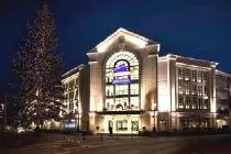 Designer Outlet Salzburg - Weihnachts-Sale ab 8. Dezember Bild: Designer Outlet Salzburg - Weihnachts-Sale ab 8. Dezember