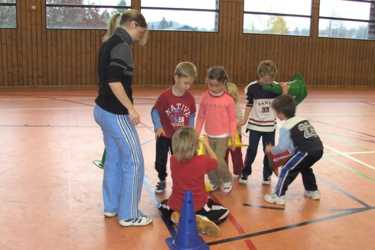Kinderturnen ab 24. März in Schulturnhalle Halfing Bild: Kinderturnen ab 24. März in Schulturnhalle Halfing