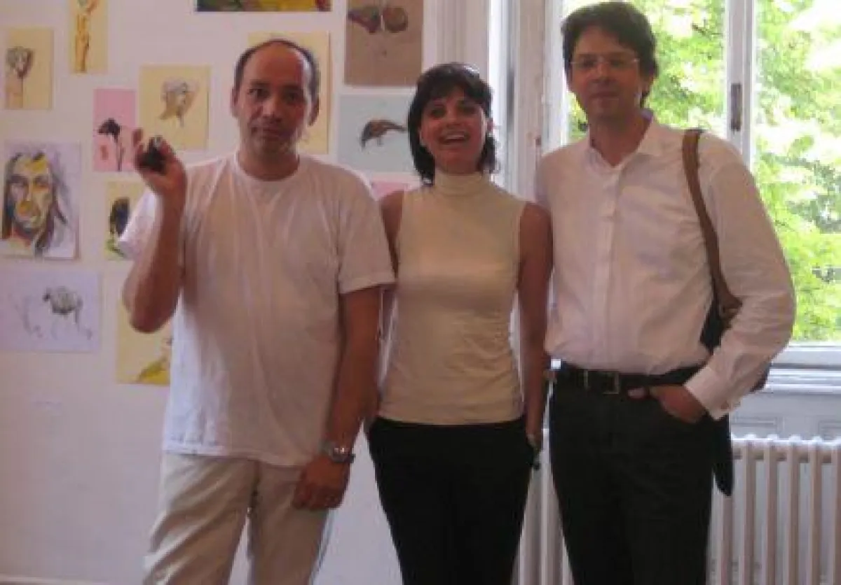 Dr. Nikola Suiza, Tijana Stojiljkovic und Dr. Martin H. Schmidt in Belgrad freuen sich über den gelungenen Start ihrer Zusammenarbeit