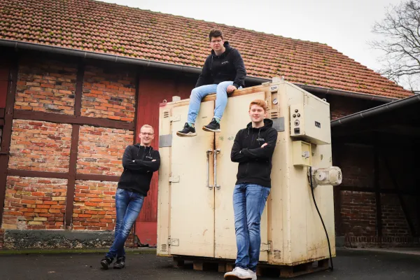 Wie aus einer Bahnschiene ein „Dopf“ entsteht! Bild: Wie aus einer Bahnschiene ein „Dopf“ entsteht!