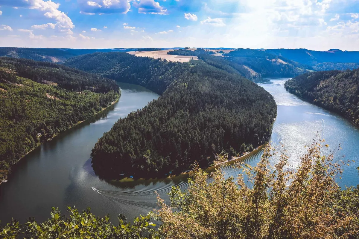 Saalebogen bei Paska auf Etappe 4 des Saaleradweges. Bildnachweis: Vincent Grätsch