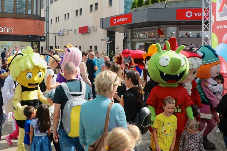 Kunterbunter Kindersamstag in der Wolfsburger Innenstadt Bild: Kunterbunter Kindersamstag in der Wolfsburger Innenstadt