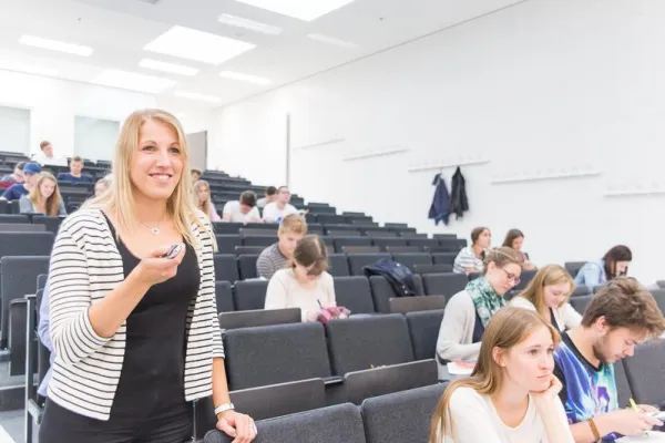 Bild: Neuer Studiengang an der Universität Greifswald: B. Sc. Management und Recht