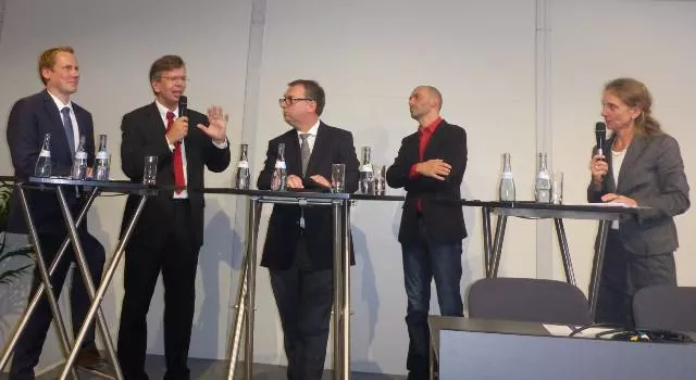 Bild: SC Lötters organisiert und moderiert Podiumsdiskussion auf der 8. MES-Tagung zur HANNOVER MESSE