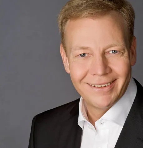 Dr. Christian Göseke neuer Geschäftsführer Finanzen/CFO Bild: Dr. Christian Göseke neuer Geschäftsführer Finanzen/CFO