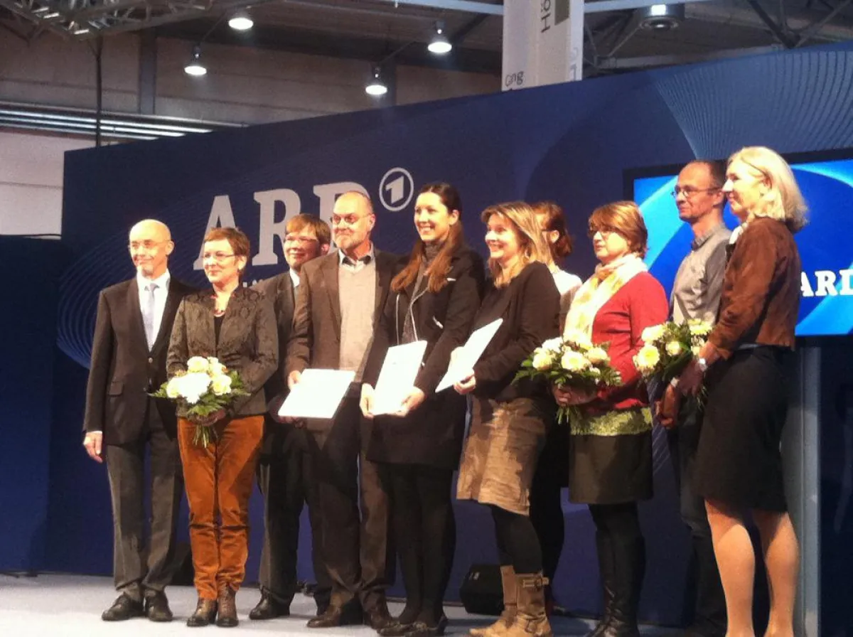 Sabine Gruler und Kirsten Wagner (3. u. 4. von rechts) bei der Preisverleihung