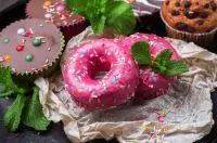 Praktische Serviceverpackungen für den Verkauf von Donuts, Muffins, Cupcakes & Co. Bild: Praktische Serviceverpackungen für den Verkauf von Donuts, Muffins, Cupcakes & Co.