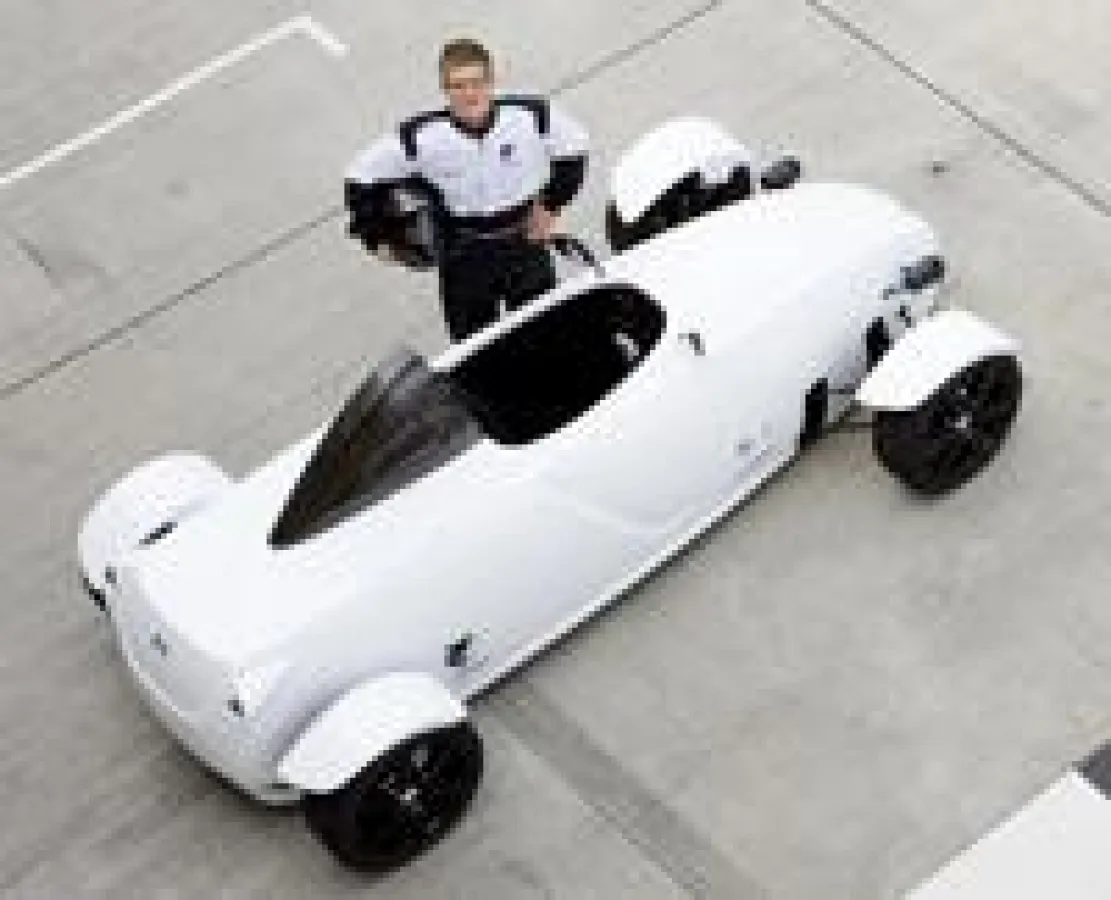 DTM-Fahrer Johannes Seidlitz hat den e-1 von e-Wolf getestet!