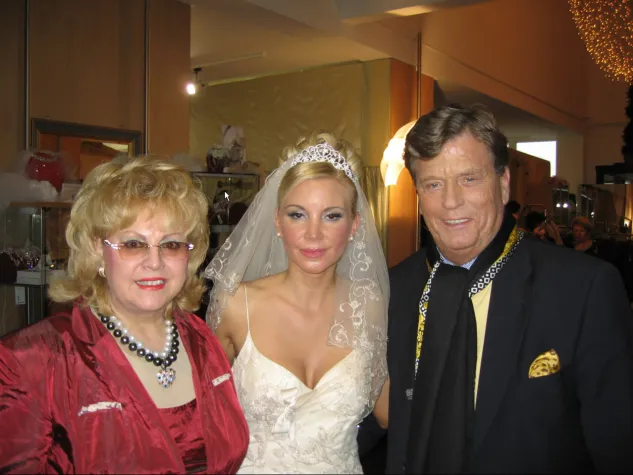 Bild: Haute Couture meets Hochadel: Designermodenschau bei Cécile mit prominenter Beteiligung