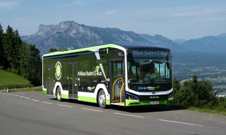 Lademanagement und Skalierung von E-Bus-Flotten: Erkenntnisse aus Forschung und Realbetrieb Bild: Lademanagement und Skalierung von E-Bus-Flotten: Erkenntnisse aus Forschung und Realbetrieb