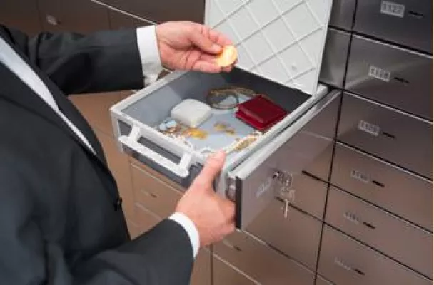 Bild: Keine Macht den Negativzinsen – Privater Schließfachanbieter versichert jetzt auch Bargeld!