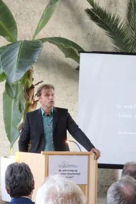 Bild: 'In welcher Gesellschaft leben wir?' Studienzentrum Weikersheim hielt 38. Jahrestagung ab