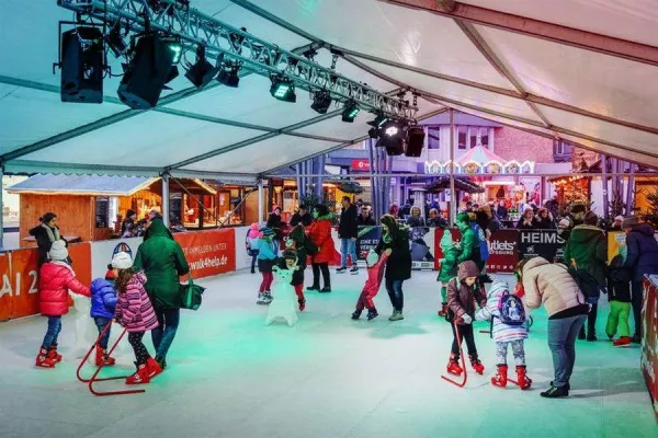 Bild: Wolfsburger Wintermarkt mit Schlittschuhzauber