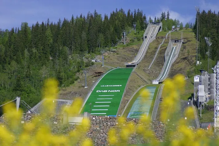 Bild: Mattenspringen auf der Großschanze in Lillehammer ein Riesenerfolg