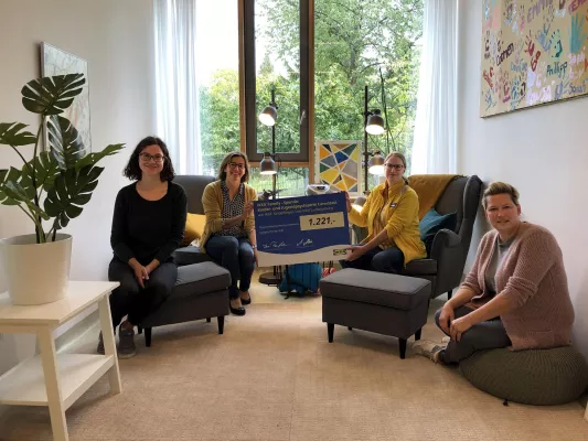 Bild: Gemütliches Lesezimmer von IKEA gespendet für die Kinder- und Jugendpsychiatrie in Bad Cannstatt