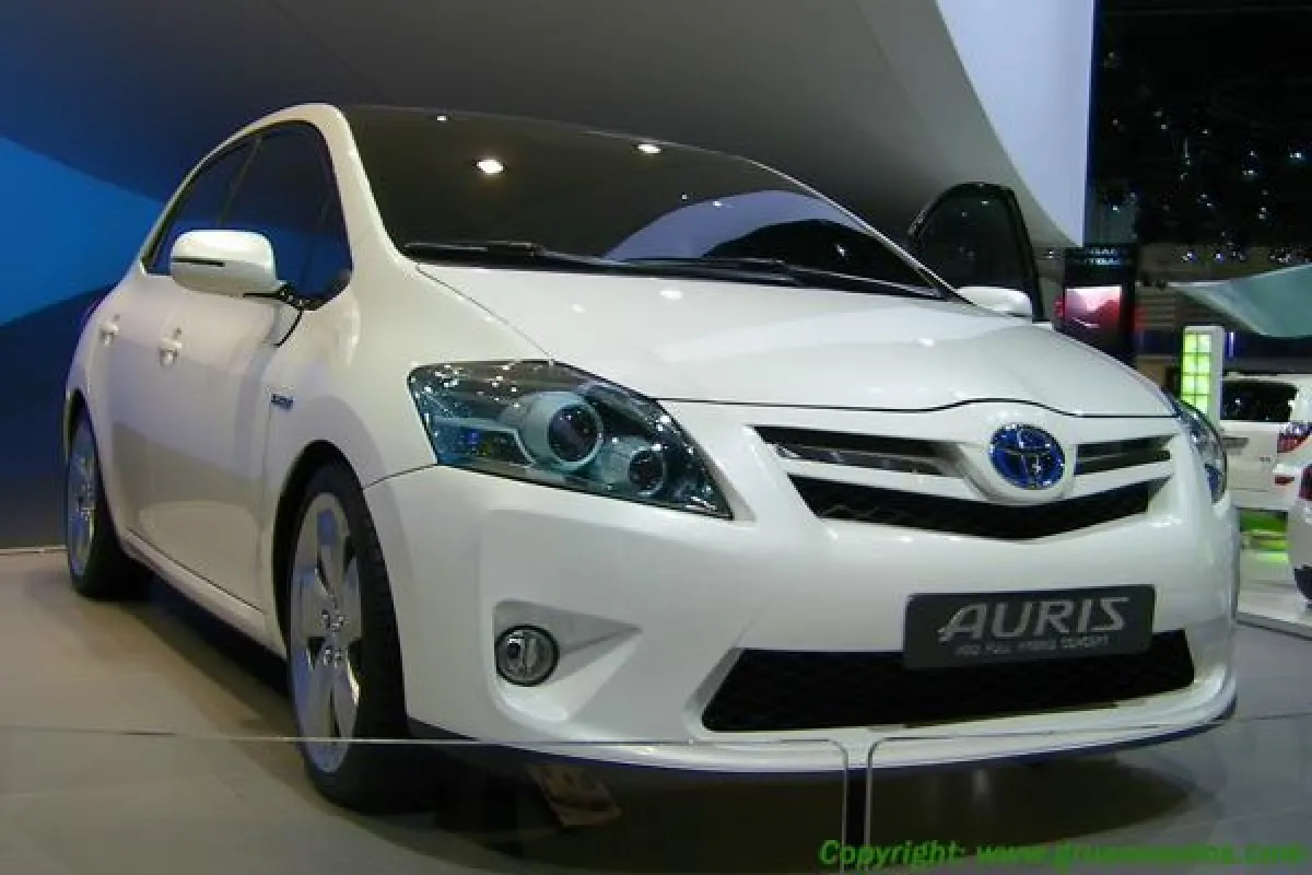 Toyota Auris Hybrid Vorstellung auf der IAA 2009