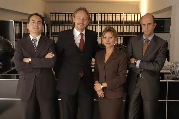 Bild: Hotze Rechtsanwälte – Arbeitsrecht & Strafrecht: Unbezahlte Beschäftigung nach Praktikum ist nicht rechtens