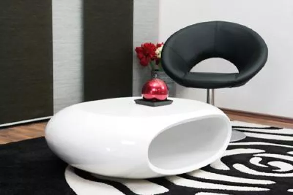 Bild: Möbel in hochglanz-weiß