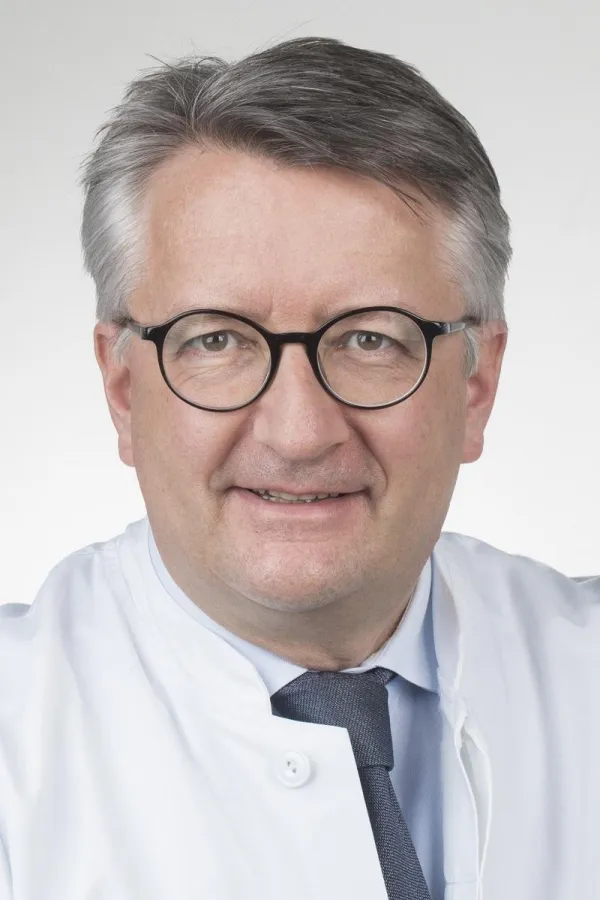 Prof. Dr. Peter Kummer, Leiter des Bereichs Phoniatrie und Pädaudiologie. Foto: UKR
