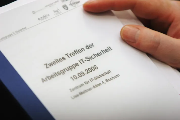 Bild: „IT-Sicherheit hilft gegen Datenpannen“  Arbeitsgruppe ITS tagt in Bochum - Interview Prof. Dr. Schwenk (HGI)