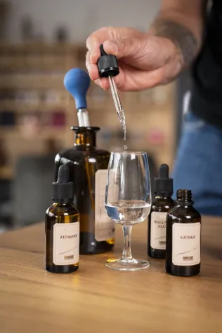 Bild: Der neue Ginique Premium Gin-Baukasten von Heimat Heroes für genussreiche Kreativität