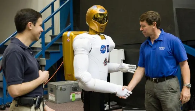 Bild: HALCON fliegt mit NASA-Roboter in den Weltraum